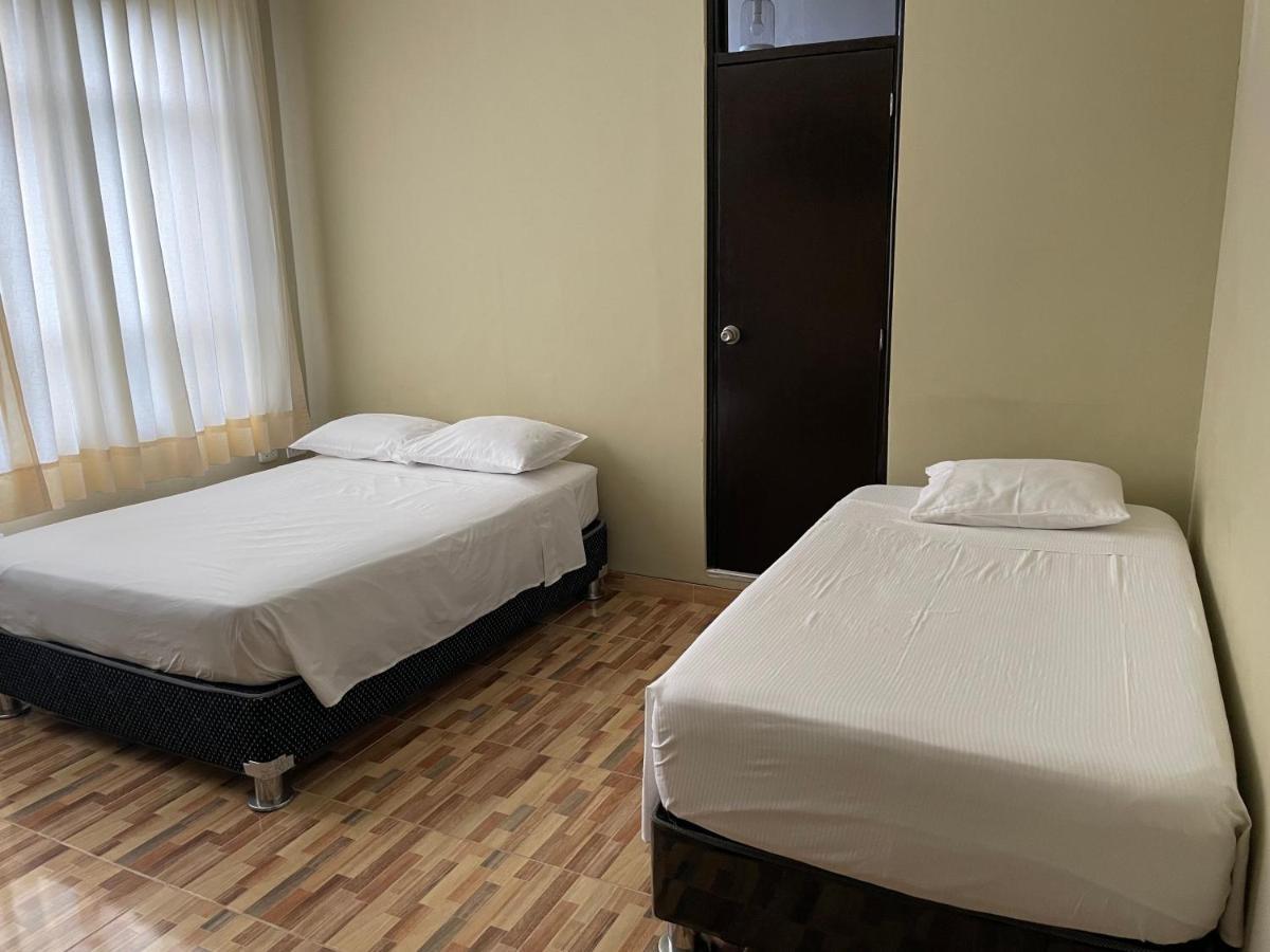 Hotel Calmelia Piura Bagian luar foto